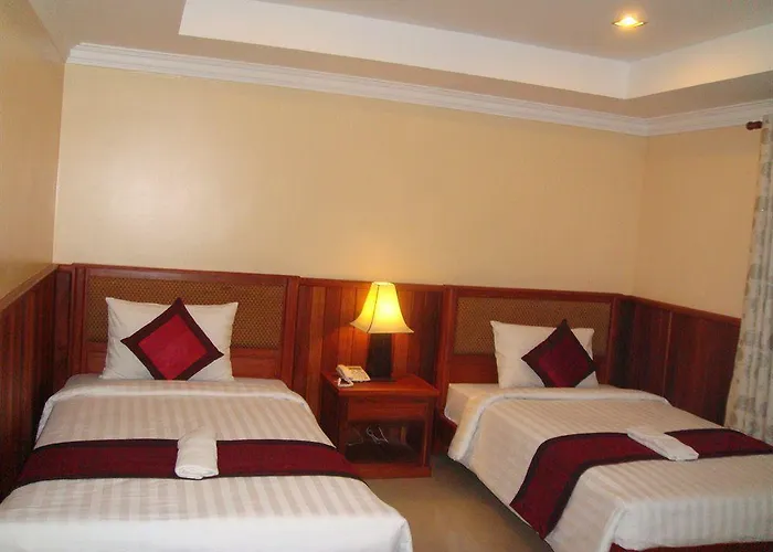 Skyway Hotel 3*