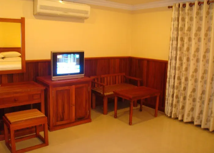 Hotel Skyway 3*
