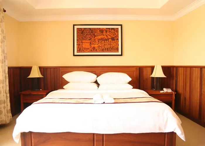 Skyway Hotel 3*