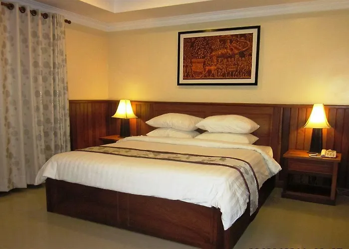 Skyway Hotel 3*